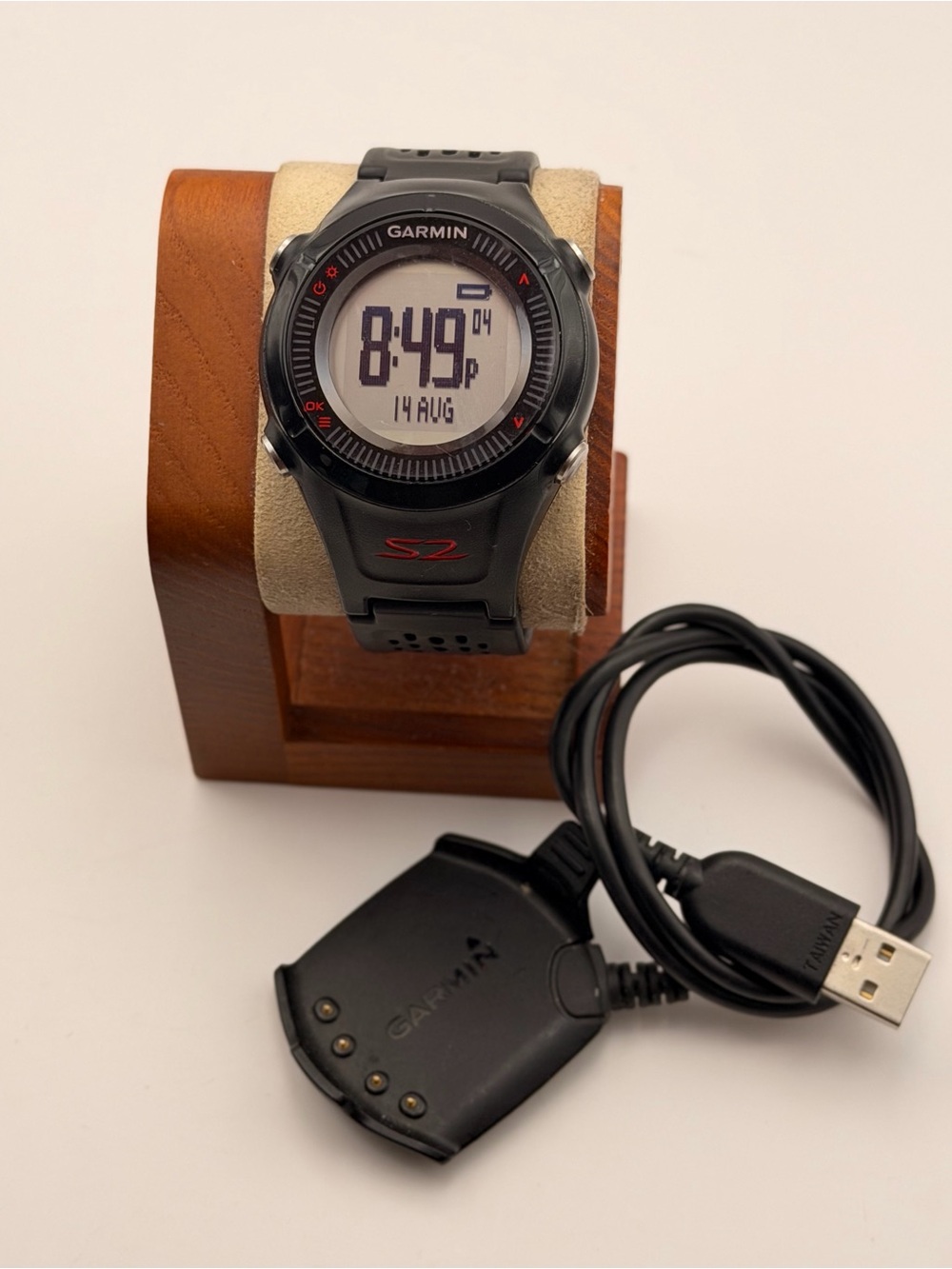 Garmin Approach S2, Golf Smartwatch, Charger Included, Tested, Black/Red
